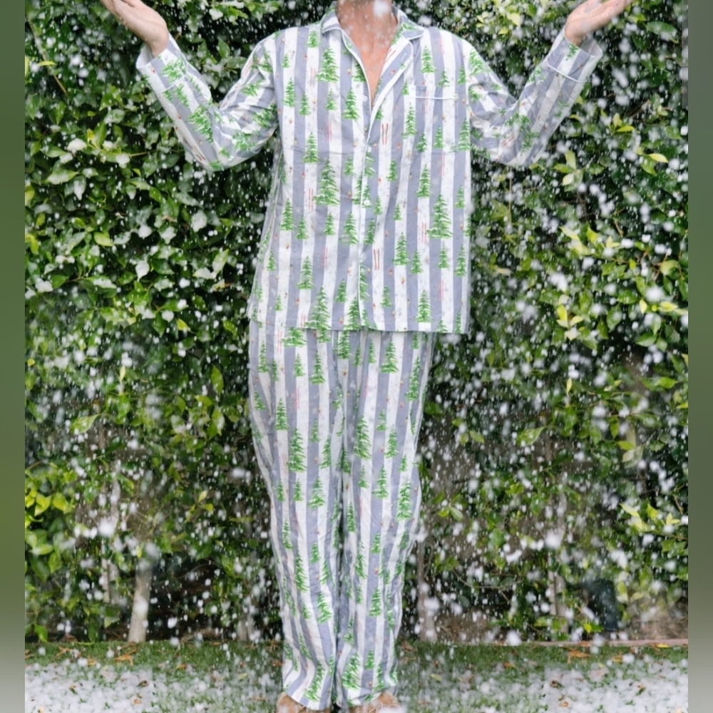 SANT & ABEL Gray Malin Cabana Stripe Winter Wonderland PJs M Skiing Xmas Pajamas